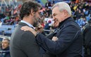 El Vasco Aguirre saluda a su homólogo del Getafe. FOTO: EFE