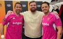 Ibai Llanos y Chicharito (Captura de Twitter @IbaiLlanos).