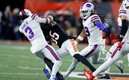 Damar Hamlin y Tee Higgins (Reuters).