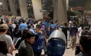 Barras del América y de Gallos se cruzaron en el Azteca.