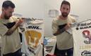 Messi posó con la playera de Pumas (Foto: Instagram Juan Dinenno)