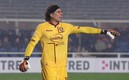 Ochoa, durante el encuentro ante el Atalanta. Foto: (EFE)
