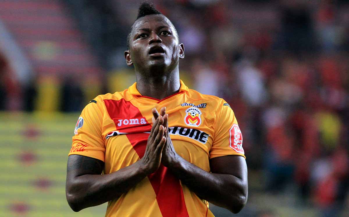 ¿Te acuerdas de Duvier Riascos? Lo despidieron sin debutar en club