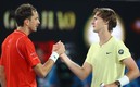 Daniil Medvedev y Sebastian Korda (Reuters).