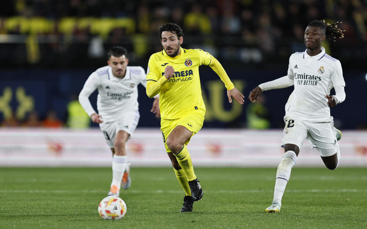 Parejo jugando contra el Real Madrid. (EFE)