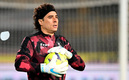 Guillermo Ochoa celebró su primer triunfo con Salernitana. (Foto: @OfficialUSS1919)
