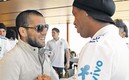 Alves llegó a Brians 2 y le pusieron un compañero que lo ayudara a acoplarse al sitio.