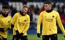 Los futbolistas del PSG calentando para el juego ante el Reims (AFP)