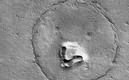 Así luce el 'oso' en la superficie de Marte. FOTO: @HiRISE