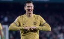 Robert Lewandowski celebrando con Barcelona su gol al Betis. (AFP)