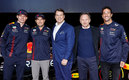 El equipo de Red Bull durante la presentación del RB19 (AFP).