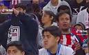 El aficionado dejó ver que no era seguidor de Tuzos, sino de Chivas. Foto: (Especial)