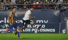 La Bomba sacó un remate colocado para vencer a Barovero. Foto: (Imago7)