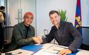 Julián Araujo firmó hasta 2026 con la entidad culé. (@FCBarcelonaB)