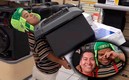 El Nuevo Medio Metro recibió tremenda sorpresa en una tienda Coppel. (YouTube de Yulay)