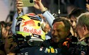 Christian Horner y Checo Pérez (AFP)