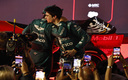 Fernando Alonso y Lance Stroll en el GP de Baréin. (Reuters)