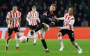 PSV y Érick Gutiérrez quedaron fuera de la Europa League (Reuters)