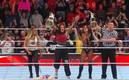 Becky Lynch y Lita son las nuevas campeonas en pareja de WWE (Captura)