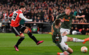 Santiago Giménez anotó ante Shakhtar. (Foto: AFP)