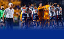 Tuca Ferretti y sus dirigidos en la trifulca ante Rayados (ESPECIAL).