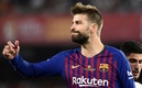 Piqué le reclamó al árbitro pese a no estar en la cancha. (Foto: AFP)