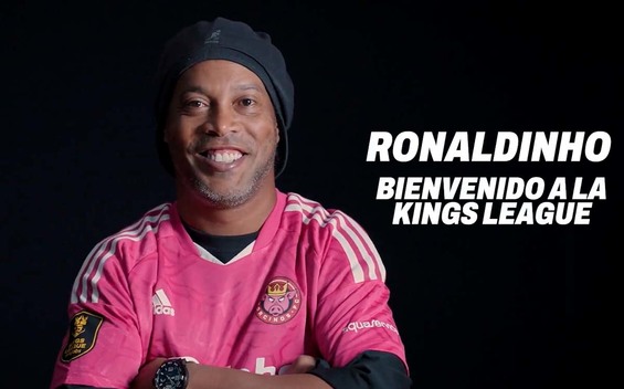 Ronaldinho jugará con Porcinos FC en la Kings League. (TW @KingsLeague)