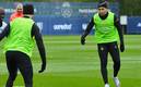 El delantero galo entrenó con normalidad con los parisinos. Foto: (PSG)