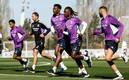 Camavinga, junto a sus compañeros galos, en una práctica del Real Madrid. Foto: (Real Madrid)