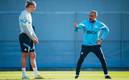 Pep da indicaciones a Erling Haaland previo a enfrentar a los bávaros. Foto: (Manchester City)