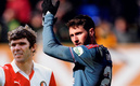 Santi Giménez fue elogiado por un subcampeón del mundo Willem van Hanegem. (Twitter e Instagram)