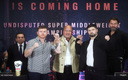 Canelo, Alfaro y Ryder en la conferencia de prensa donde se confirmó la pelea. (Reuters)