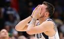 Luka Doncic lamentando una acción (AFP)