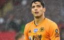 Raúl Jiménez no la pasa bien