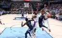 Los Lakers iniciaron con el pie derecho los playoffs de la NBA. FOTO: AFP.