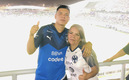 Alejandro y su madre en El Kraken. (FOTO: Alejandroo196)