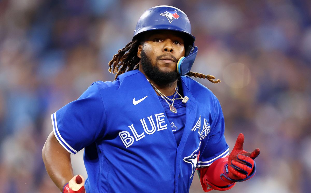 Vladdy dio un imparable remolcador una noche antes. (MLB)