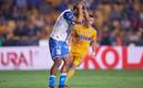El jugador de La Franja se lamenta tras fallar la pena máxima que era el empate. Foto: (Mexsport)