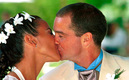 Kate del Castillo y Luis García en su boda. (Foto: Mexsport)