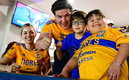 Samuel es fiel aficionado a Tigres y estuvo en El Volcán en la Final de Ida. (Foto: Samuel García)