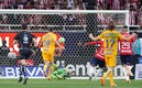 Gran doble reacción del Wacho | Imago 7