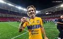 Córdova levantando el trofeo del Clausura 2023. (FOTO: Ligamx)