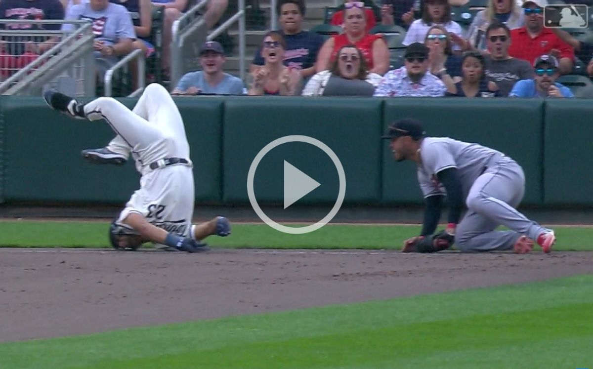 Royce Lewis sufre aparatosa colisión en primera base | VIDEO