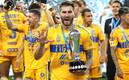 Gignac presume uno de sus cinco títulos de la Liga MX (Imago7)