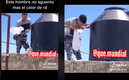 Hombre echa hielo en tinaco