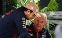 Helmut Marko volvió a cargar contra Checo Pérez. (Foto: Reuters)