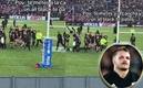 Sam Cane pateó al niño que ingresó de espontáneo al Estadio Malvinas Argentinas. Foto: (Especial)