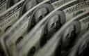 El peso mexicano sigue ganando terreno frente al dólar. (Reuters)