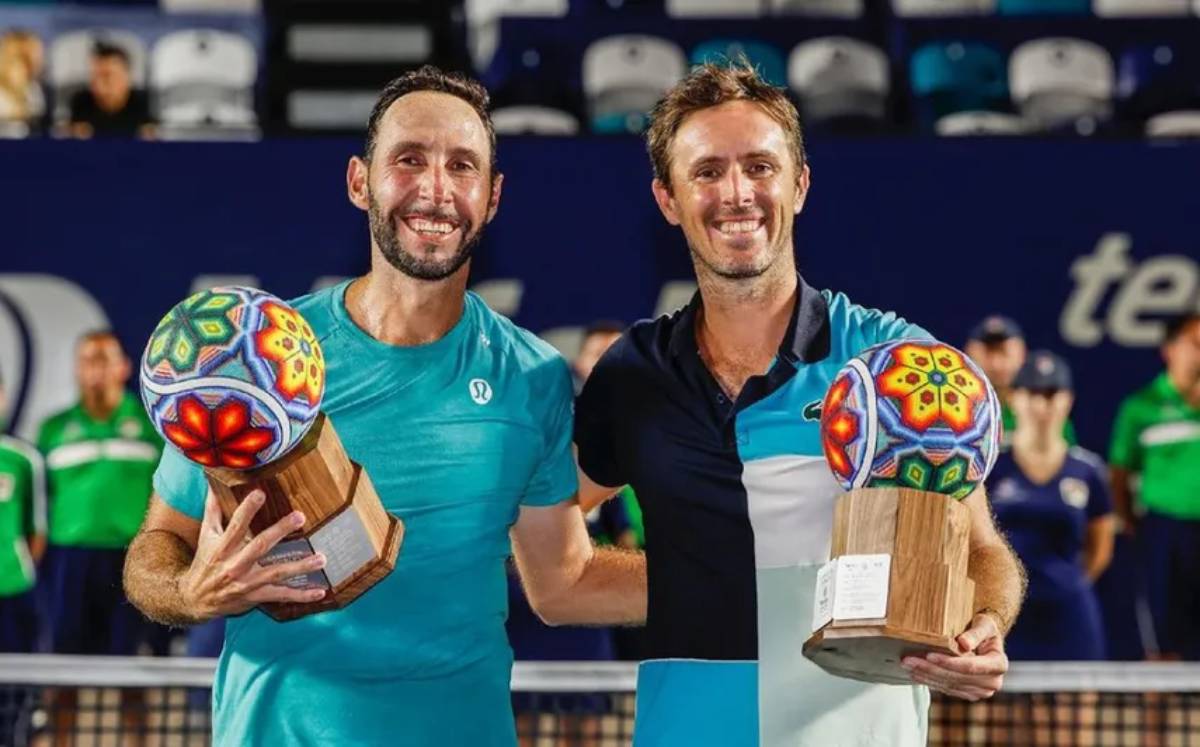 Santiago y su pareja presumen el título (INSTAGRAM @abiertoloscabos)