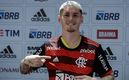 Guillermo Varela se llevó la peor parte en la disputa. (FOTO: Flamengo)
